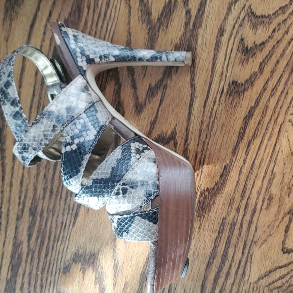 Marc Fisher platforms